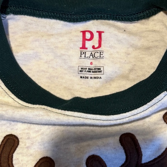 Children’s Place Christmas Reindeer Pajamas - Green and White, size 6 - Picture 2 of 2